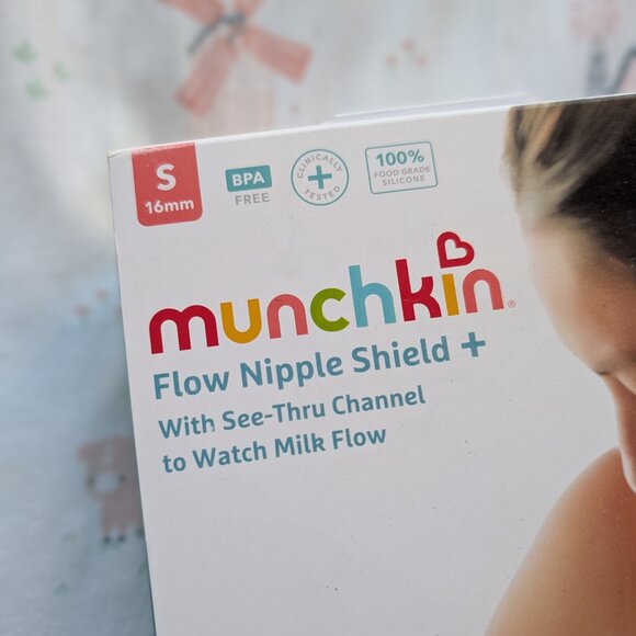 SMALL 16mm - Munchkin Flow Nipple Shield for Newborn w/ See-Thru Channel - Picture 2 of 4